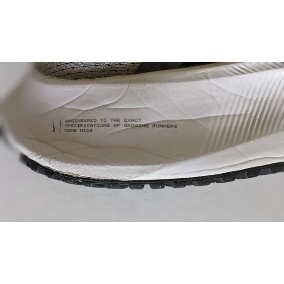 Nike Boys Air Zoom Pegasus 38 Size 7Y CZ4178-005 Black Gray Running Shoes - Picture 11 of 11